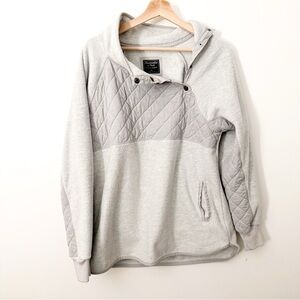 ⭐️ Abercrombie & Fitch | Gray Asymmetrical Quilted Jacket